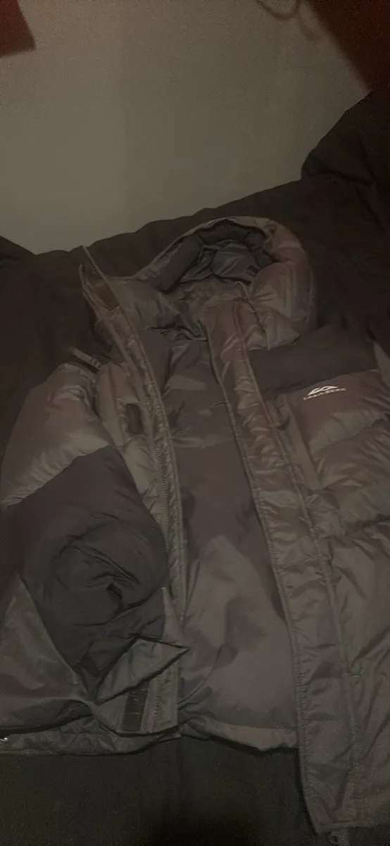 Jacket trailbeg bought for 250 - Image 4