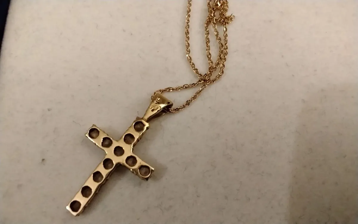 9ct gold white topaz cross pendant with chain 20" - Image 3