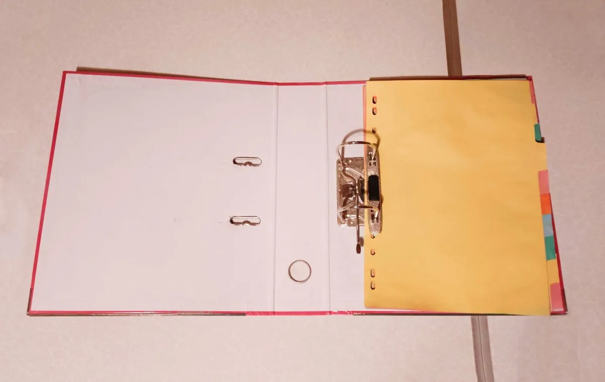 PINK FOLDER, FOR DOCUMENTS (USED). - Image 3