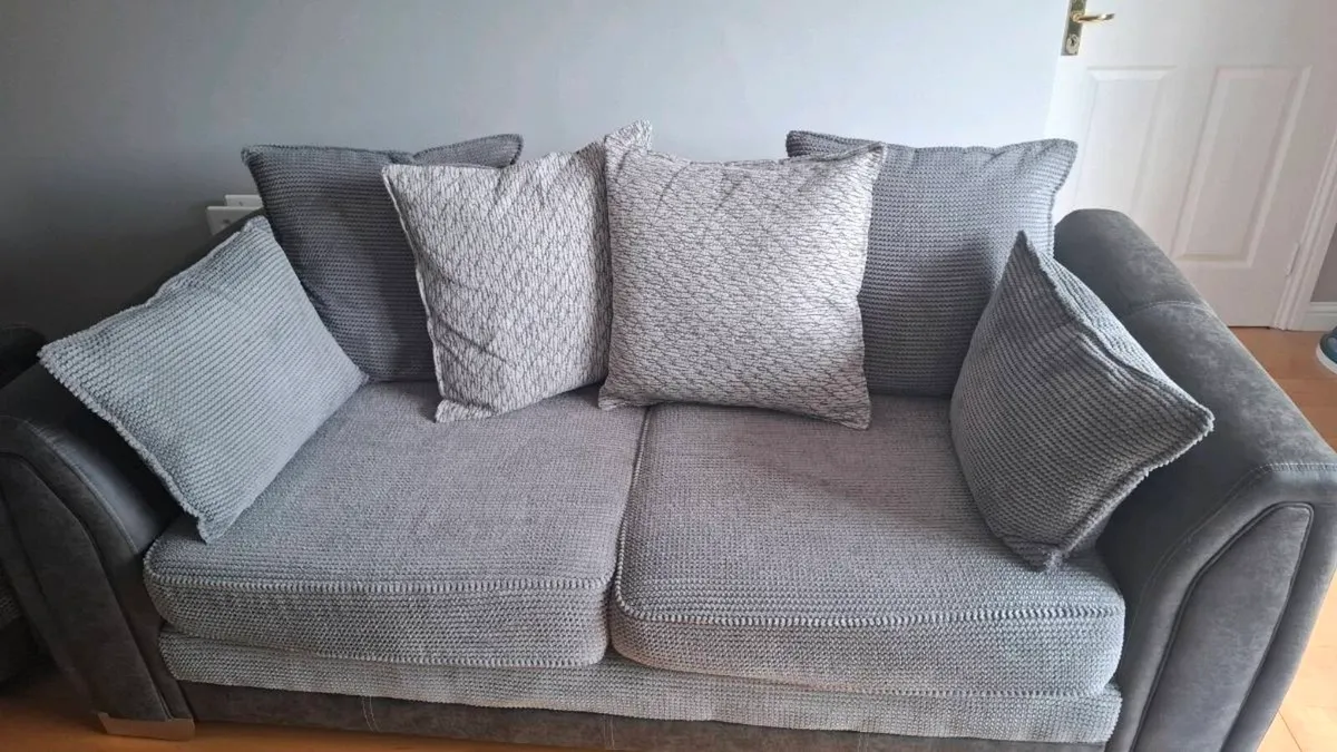 Suite of furniture - Image 2