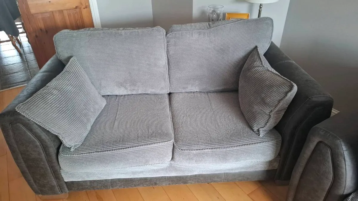 Suite of furniture - Image 3