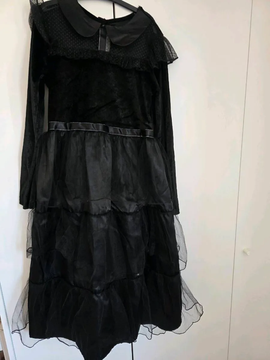 Wensday costume - Image 1