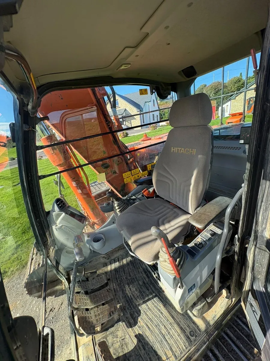 2016 Hitachi 130-5 - Image 3