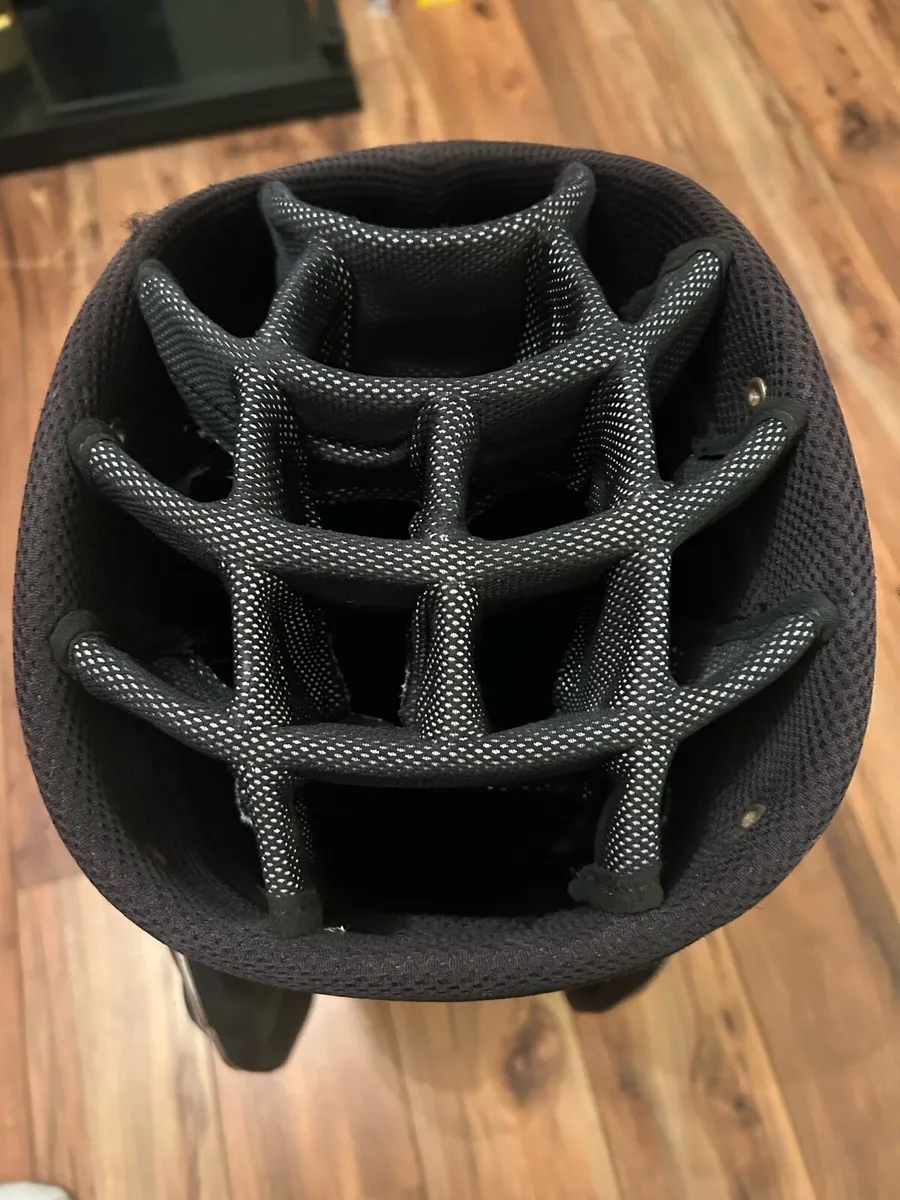 Cobra golf bag. - Image 2
