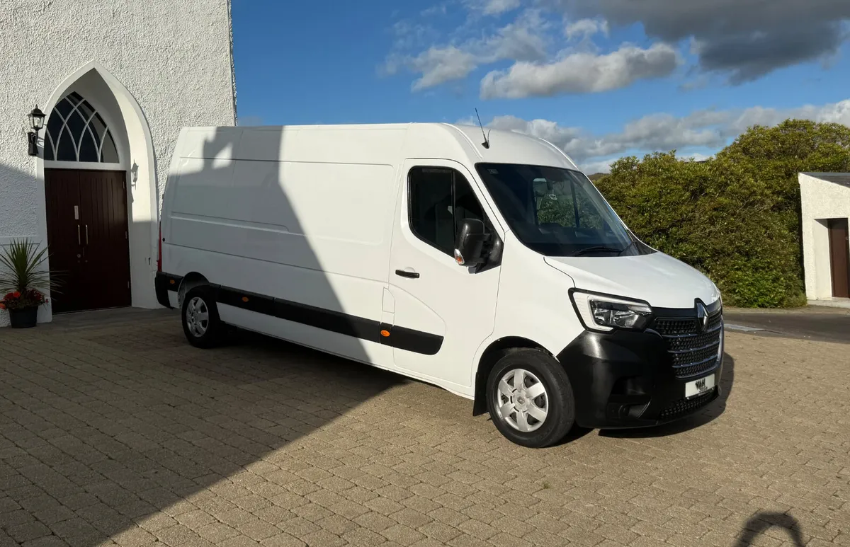 2023 (232reg) Renault Master Advance 2.3 LWB L3H2 - Image 1