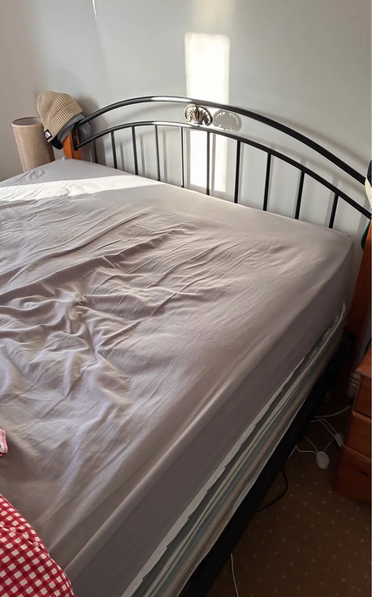 Black bed frame - Image 1