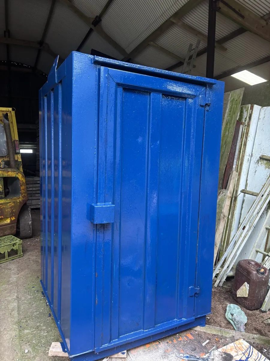 Steel site toilet - Image 2