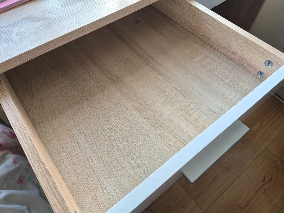 Office Desk - Image 4