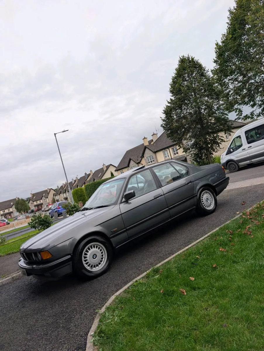 BMW E32 730i - Image 3