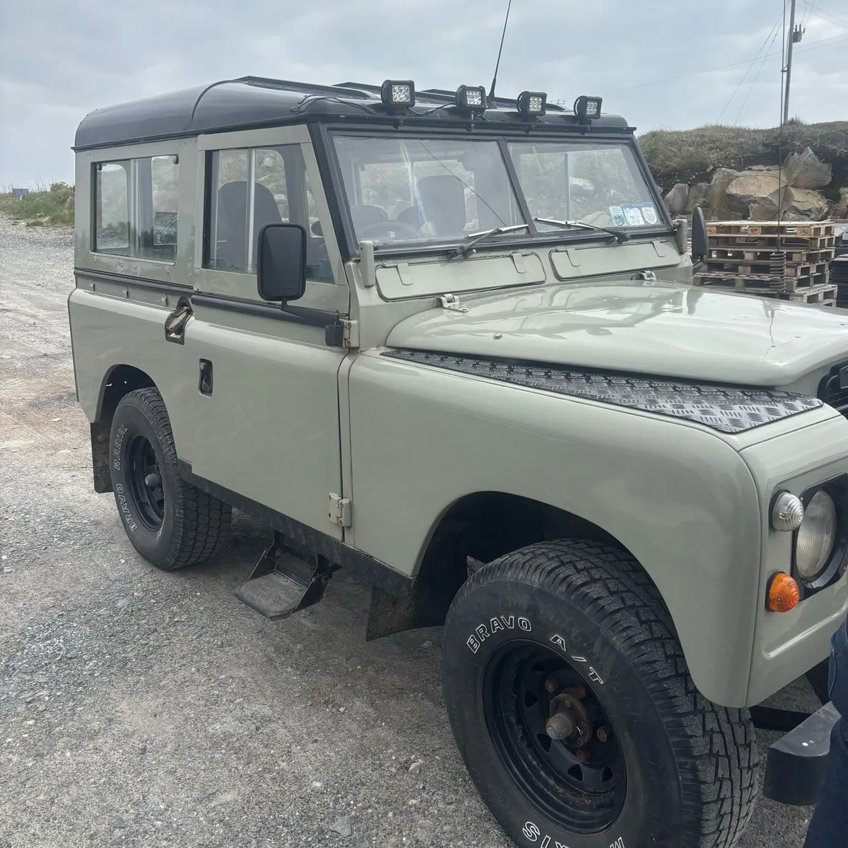 Series 3 1977 Land Rover - Image 2