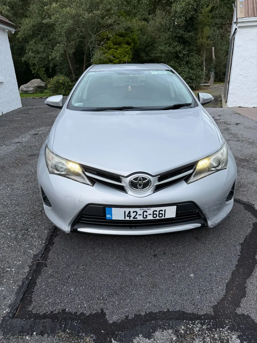 Toyota Auris 2014 - Image 1