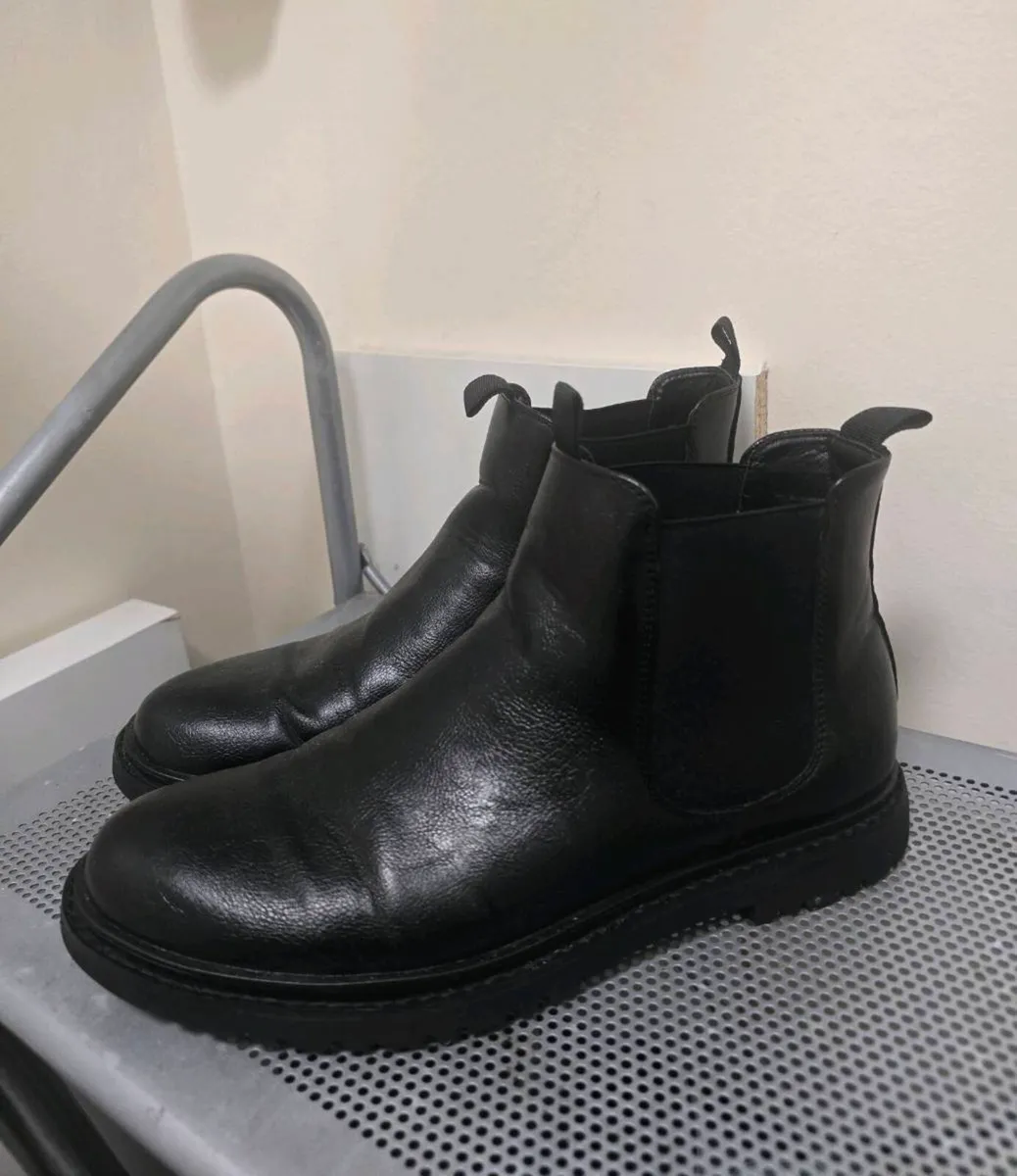 3 pairs of men's shoes, size 8 (or 42), in excelle - Image 4