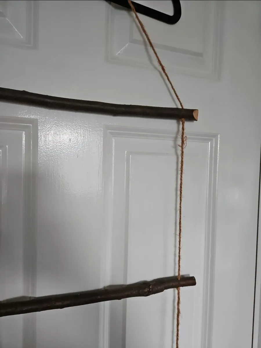 Rustic wood ladder - Image 2