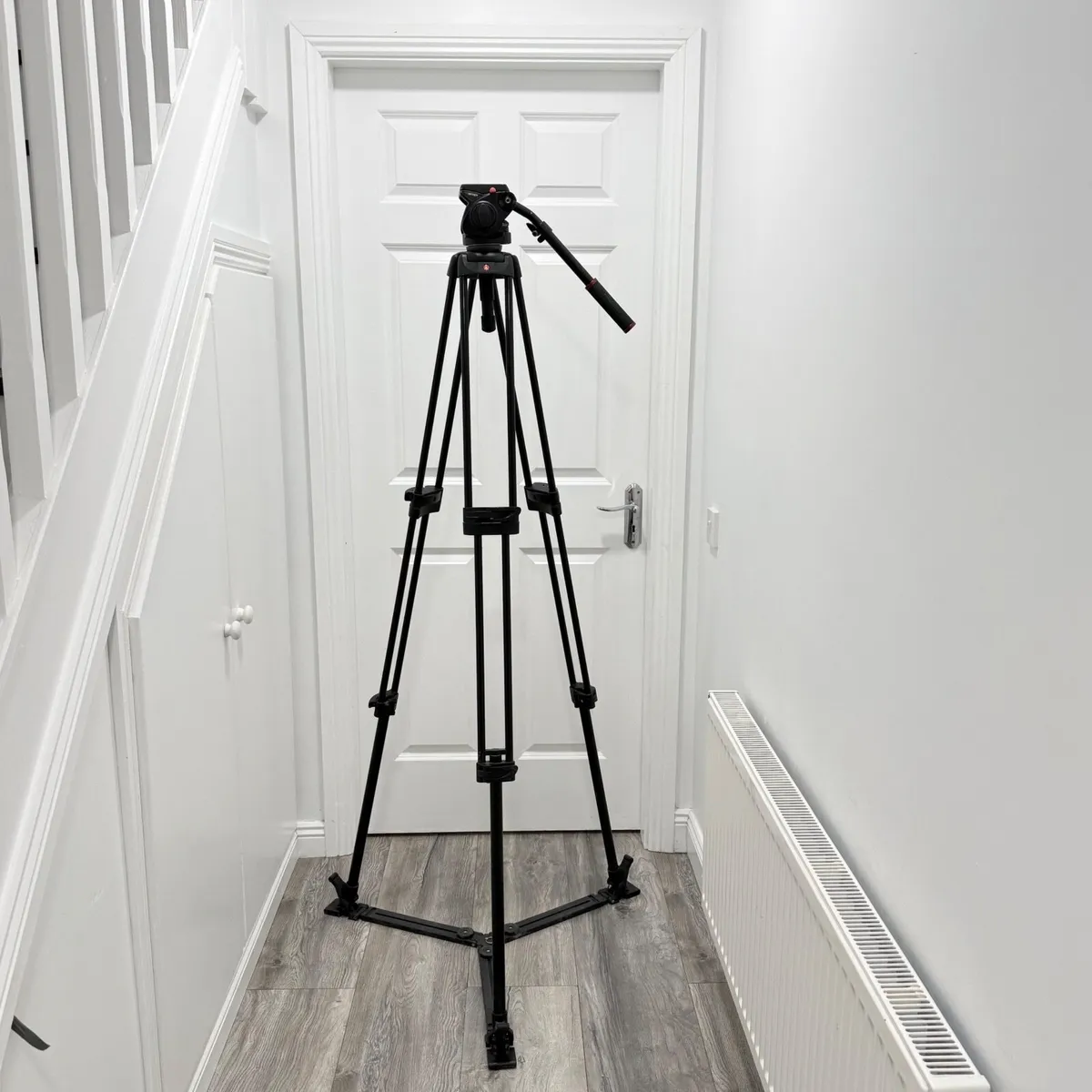 Manfrotto 546GB aluminium tripod 501 HDV fluid hea - Image 1