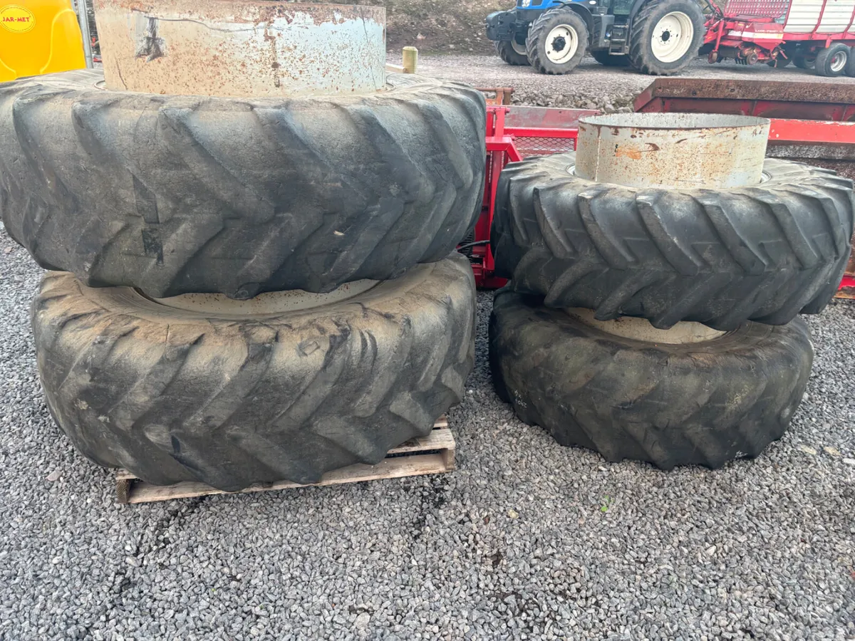 Stock dual wheels - Image 4