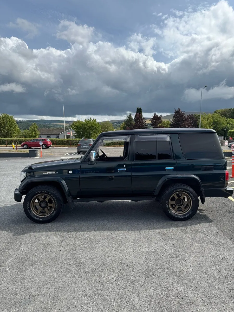 Toyota Land Cruiser 70 Series Prado - Image 4