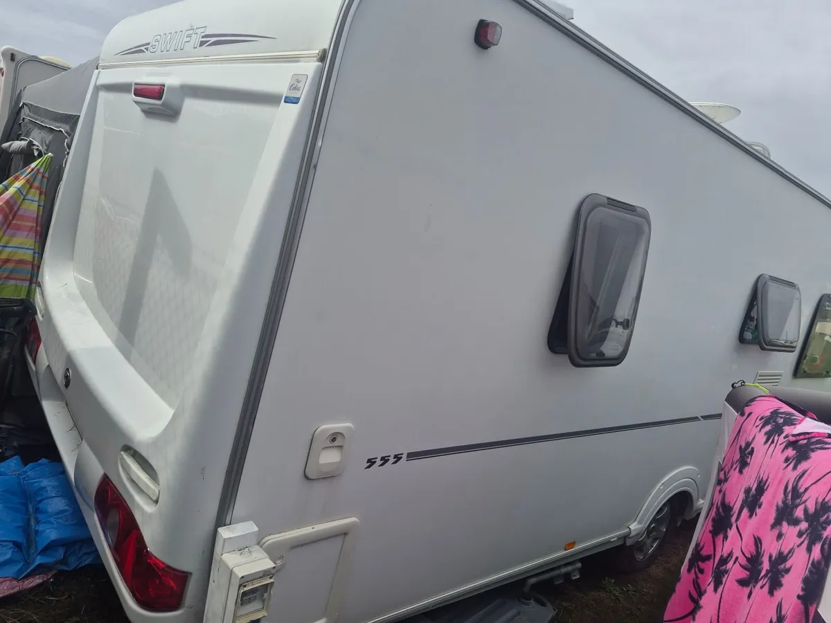 2007 swift charisma 555 fixed bed - Image 2