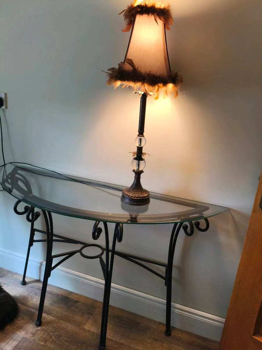 Beautiful hall table like new 50 - Image 2