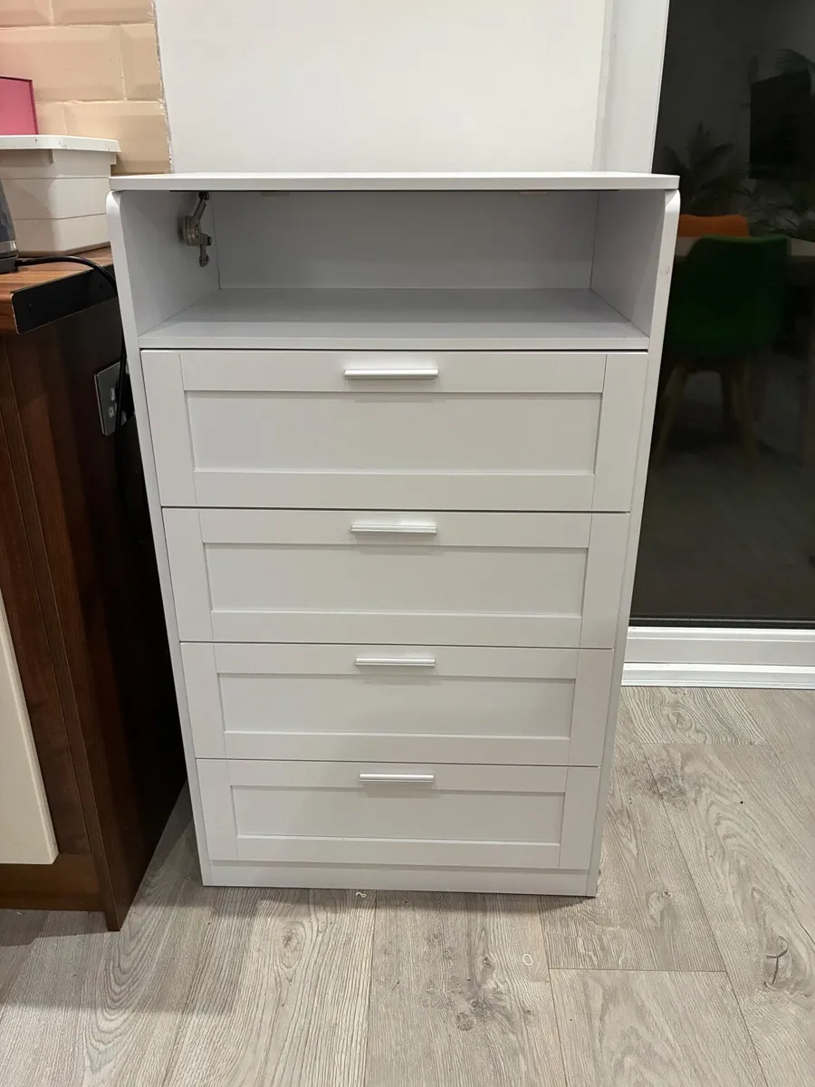 White, 4 drawer chest of drawers with mirror - Image 2
