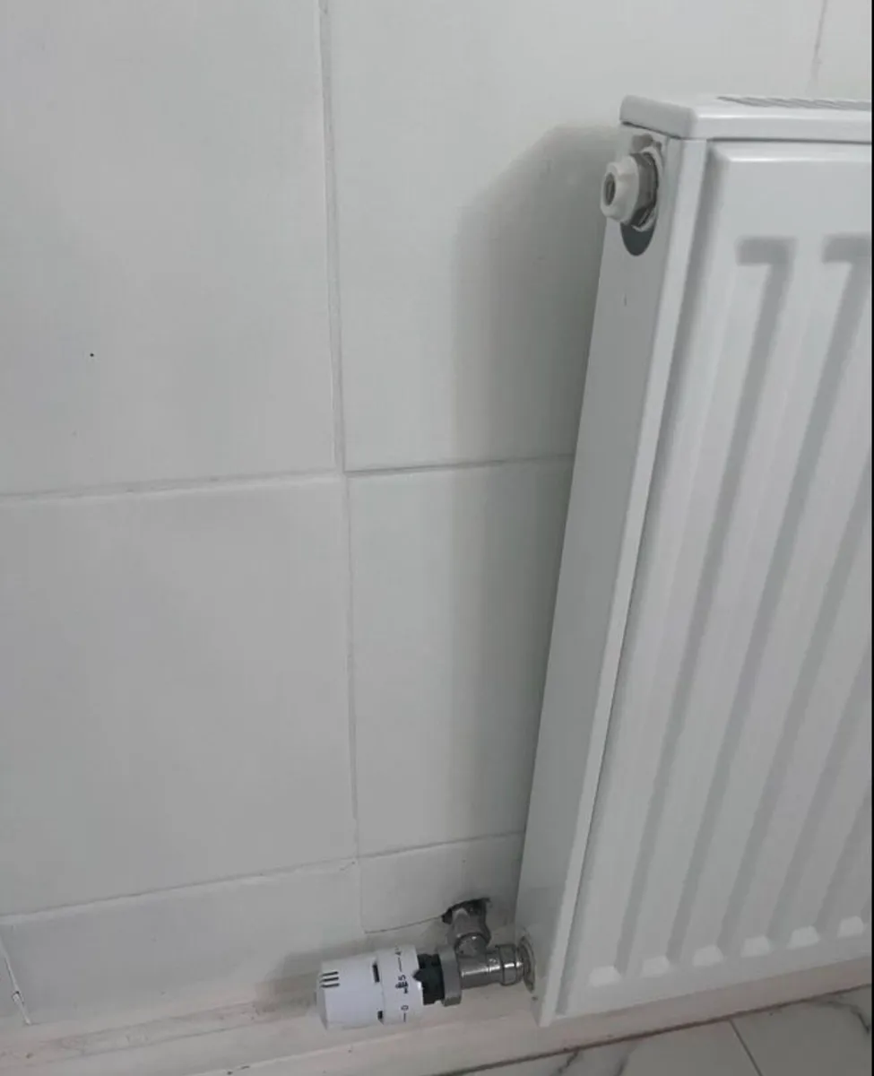 White Shower Tray 110x90 & Radiator 50x80 - Image 4