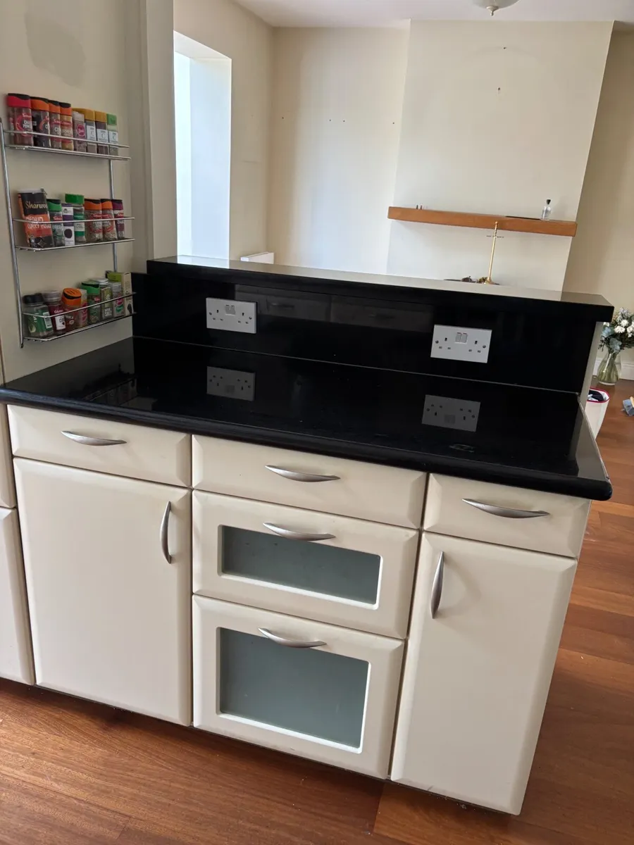 German Made Kitchen Units - In excellent conditon - Image 4