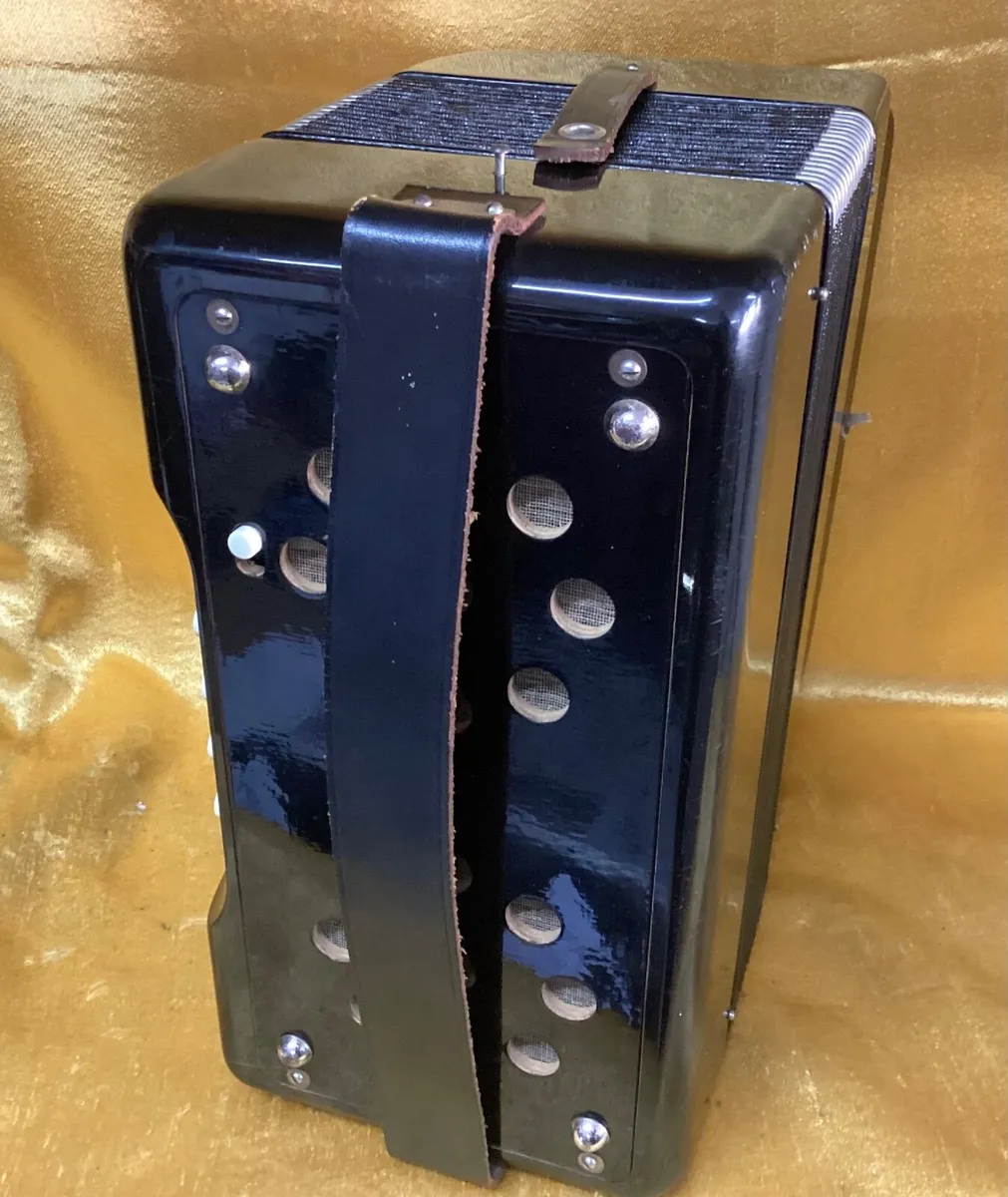 HOHNER B/C DOUBLE RAY BLACK DOT BUTTON ACCORDION - Image 4