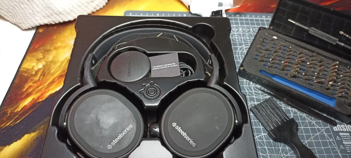 SteelSeries Arctis 9 Headphones - Parts or Repair - Image 3