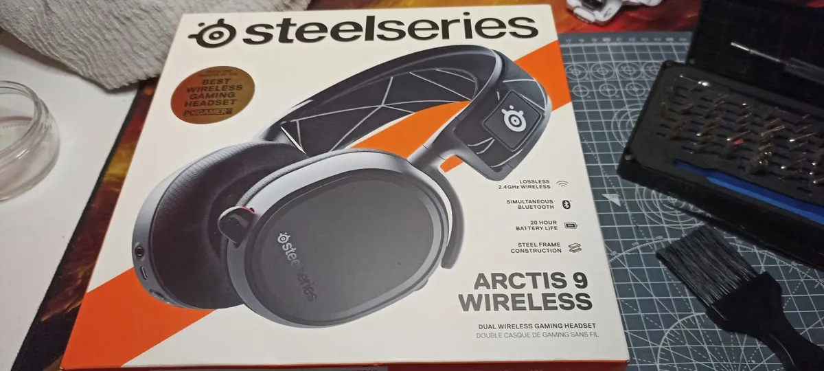SteelSeries Arctis 9 Headphones - Parts or Repair - Image 1