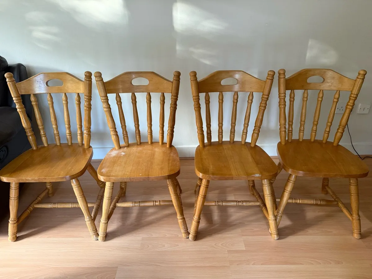 Four wooden chairs - Image 2