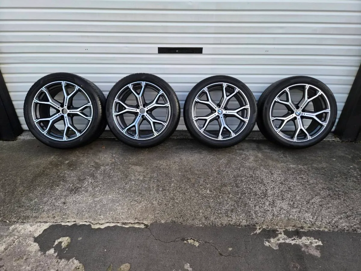 BMW 21" Genuine Alloys Wheels and Tyres - Image 1