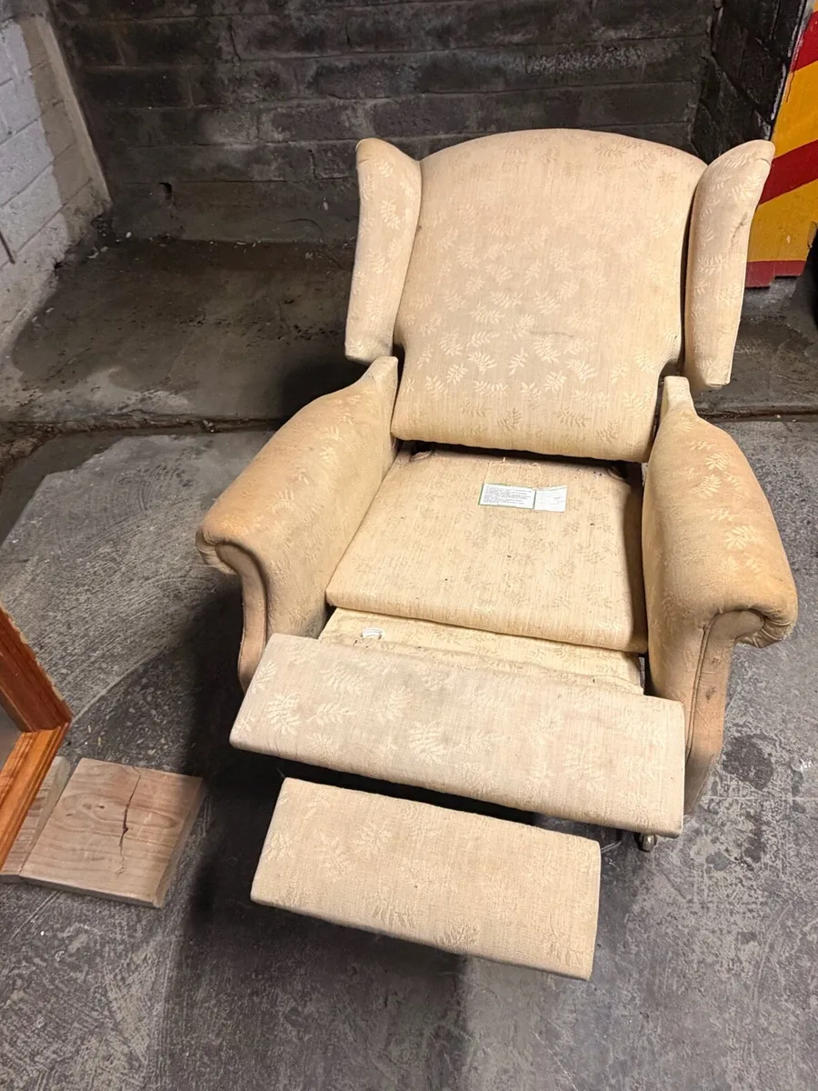 Laura Ashley Queen Ann reclining chair - Image 3