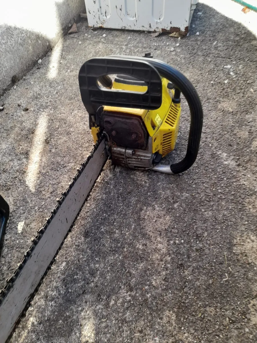 Two chainsaws - Image 1