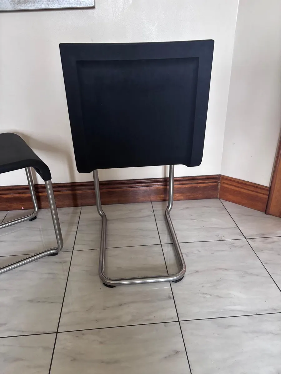 Set of 6 vitra 05vdesign chairs - Image 4