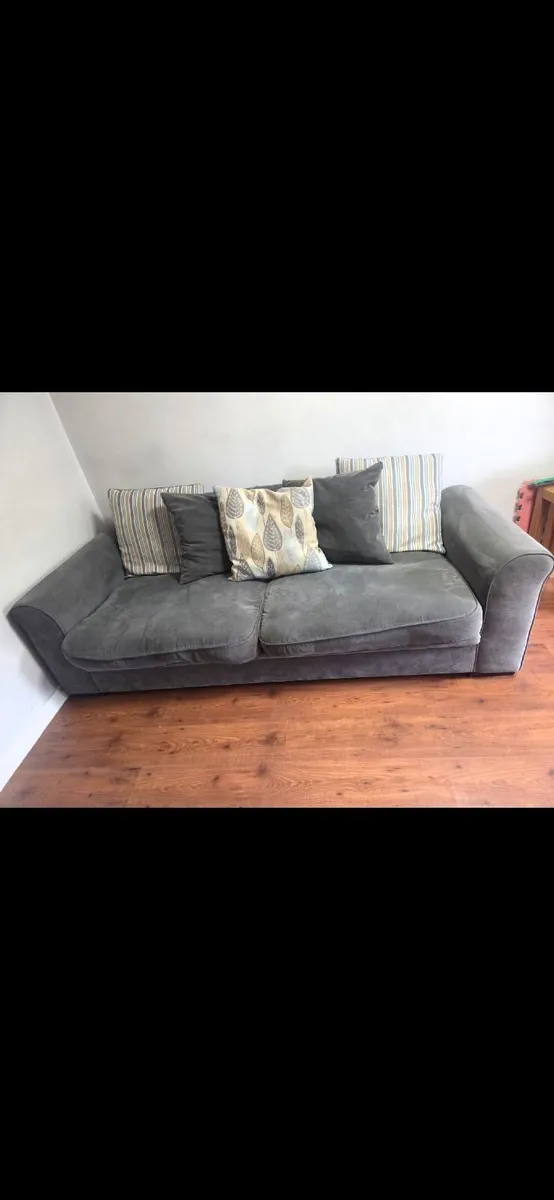4 seater and 2 seater couch - Image 1