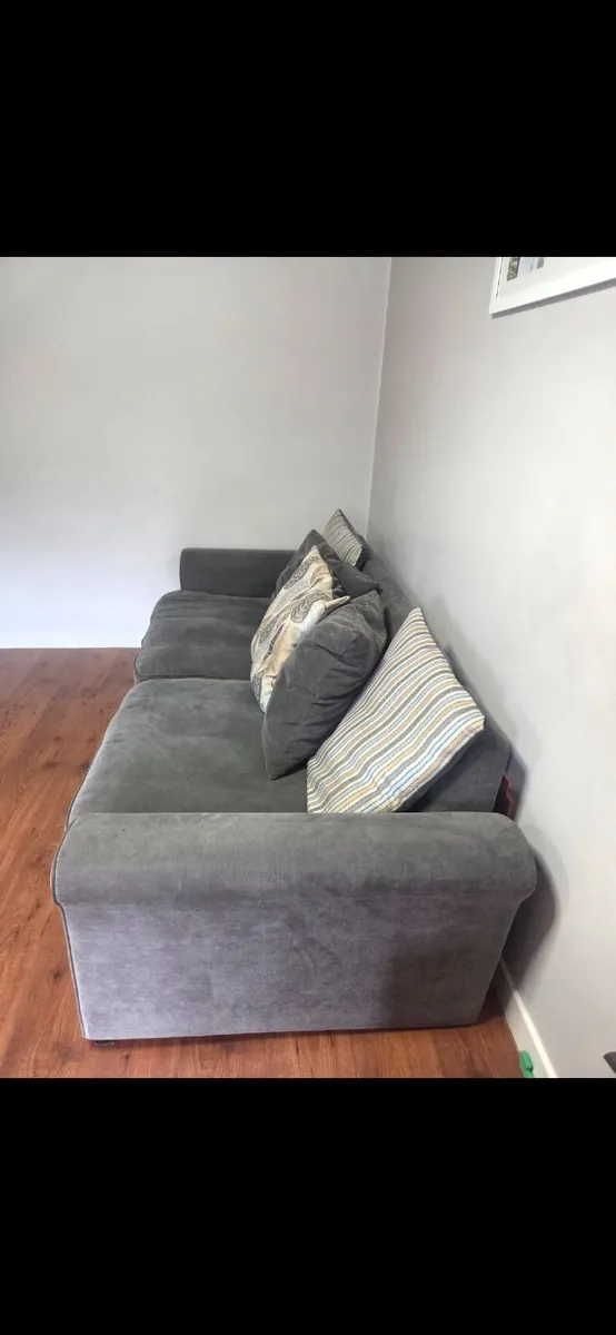 4 seater and 2 seater couch - Image 2