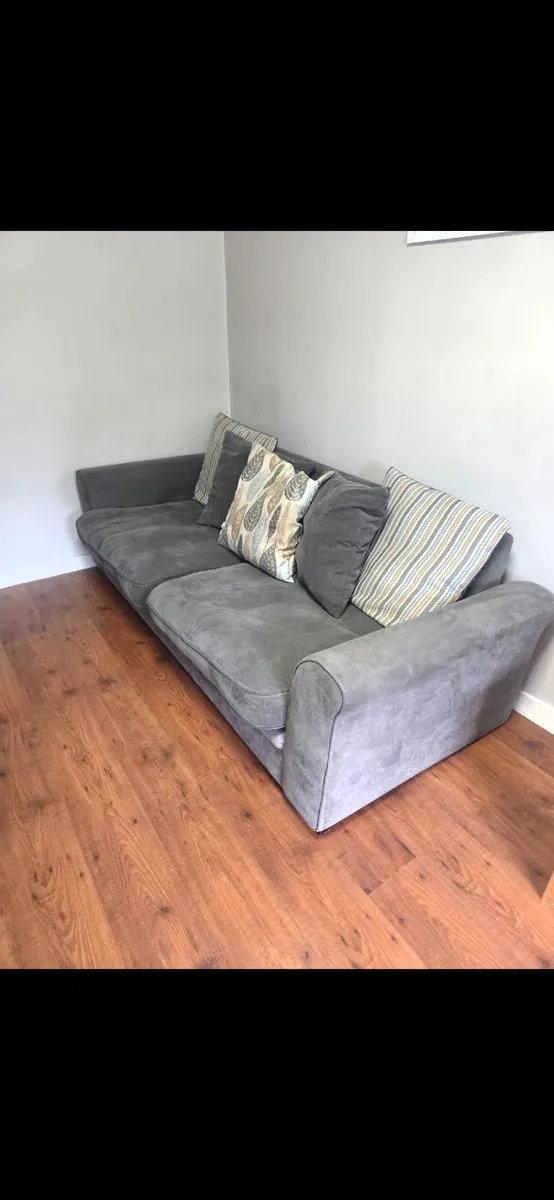 4 seater and 2 seater couch - Image 3