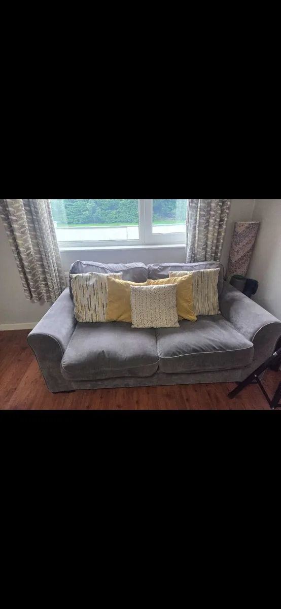 4 seater and 2 seater couch - Image 4