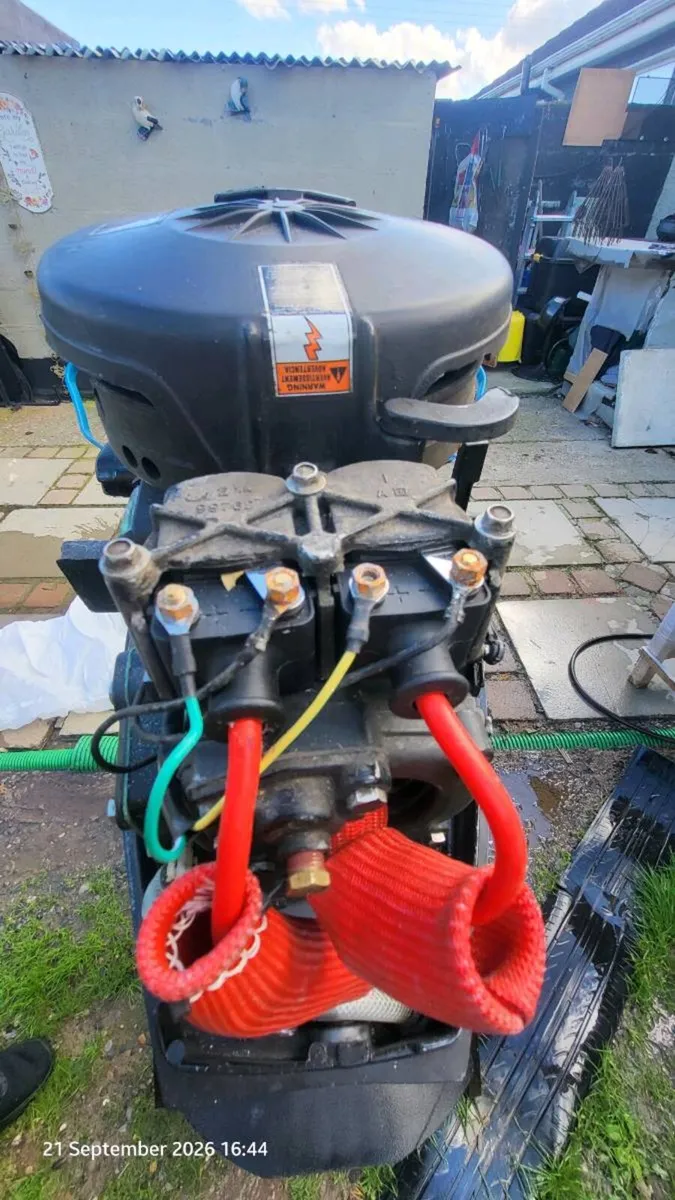 Mercury marnier 20hp 2st outboard - Image 4