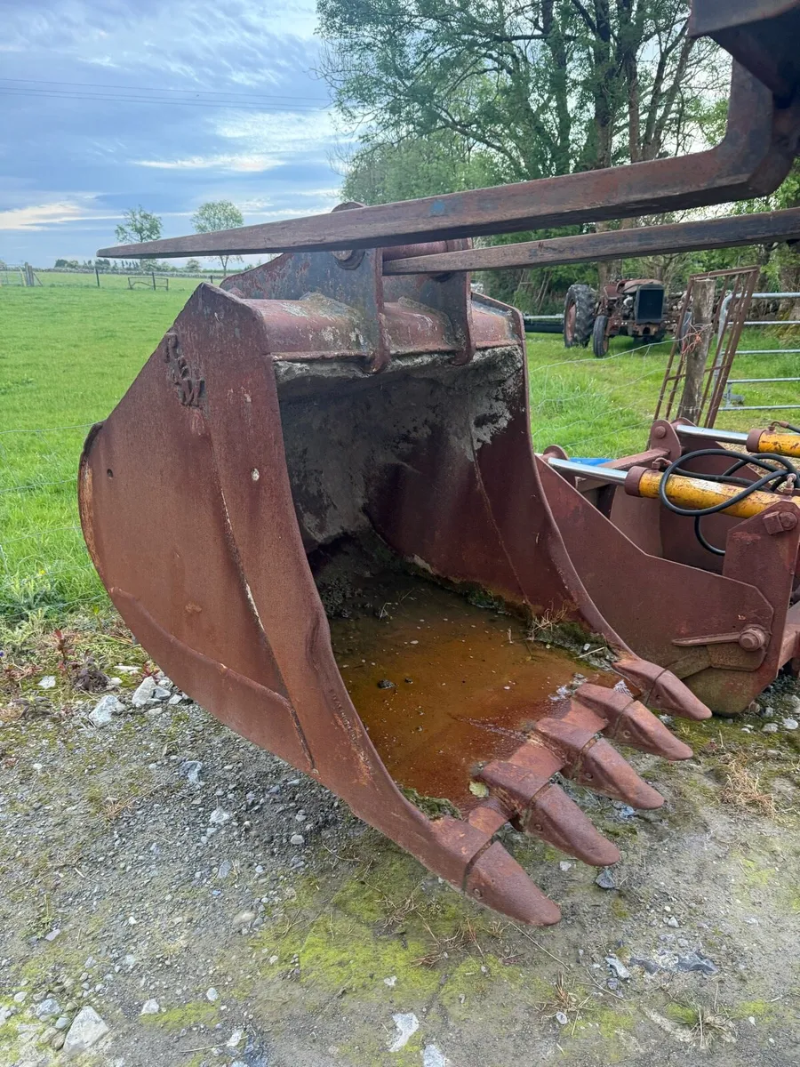 13t R&M digging bucket - Image 1