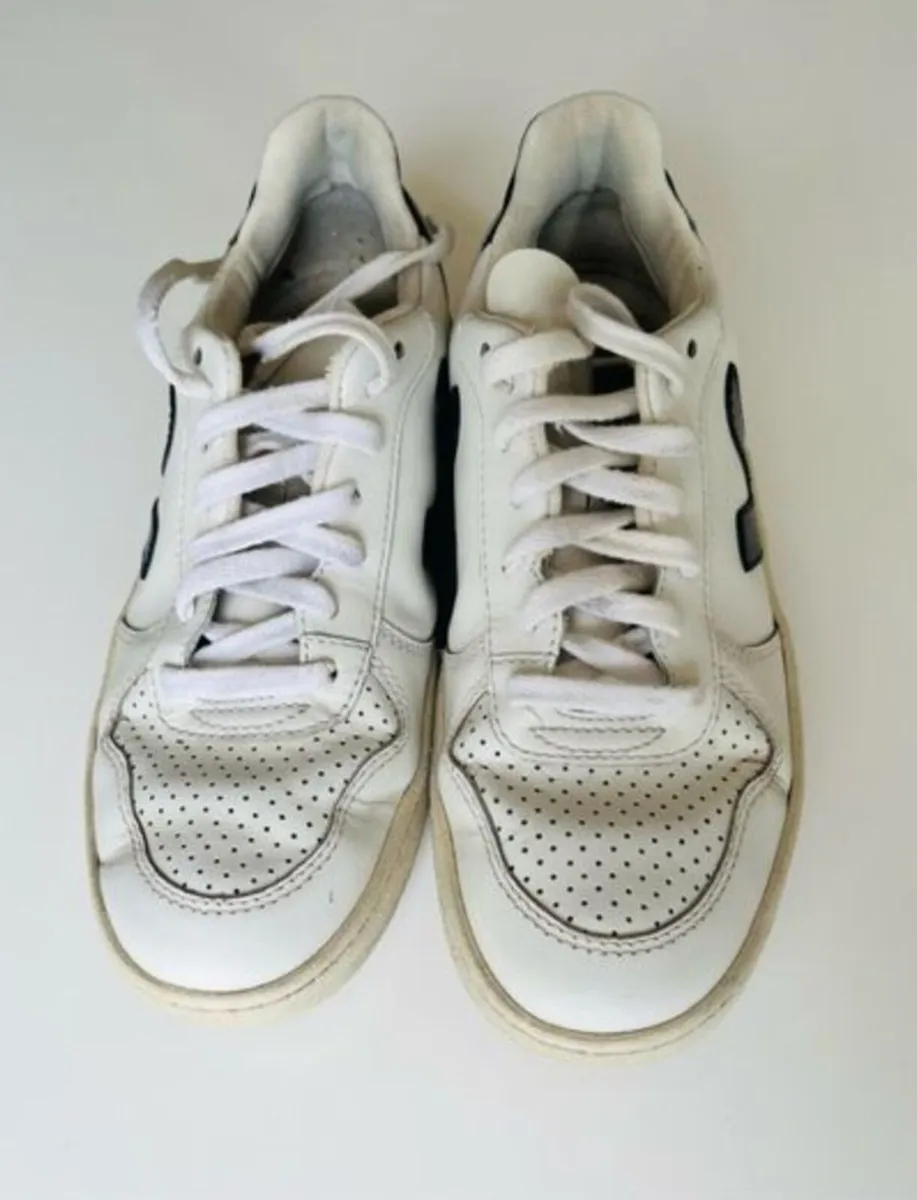 Veja Womens Shoe UK Size 5 - Image 2
