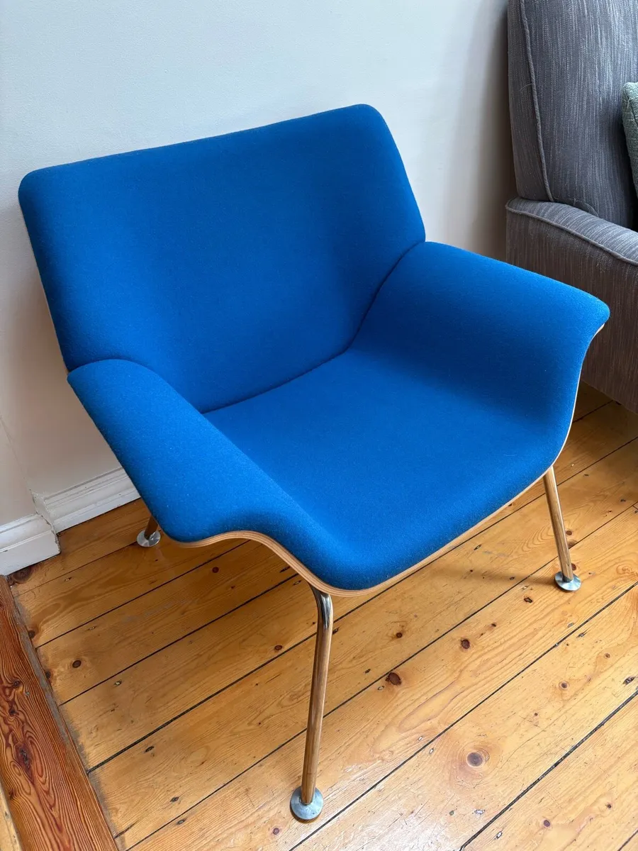 Two blue Herman Millar swoop chairs - Image 1