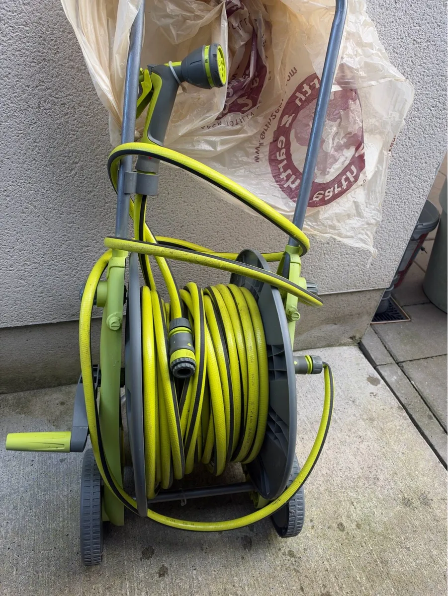 Garden Hose Reel & Spray Gun Set with Wheels - Image 1