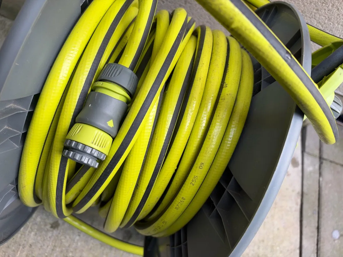 Garden Hose Reel & Spray Gun Set with Wheels - Image 3