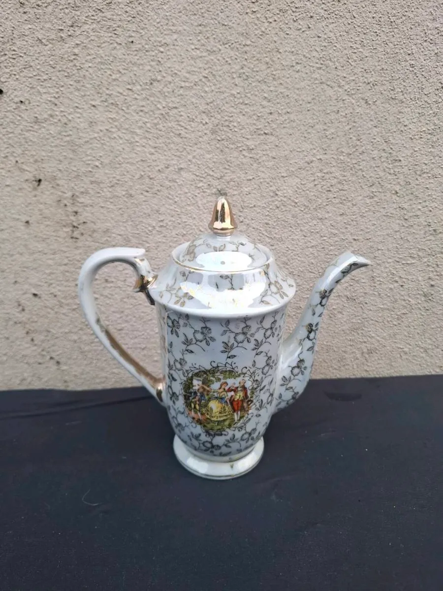 16cm marquise tea pot postage possible - Image 1