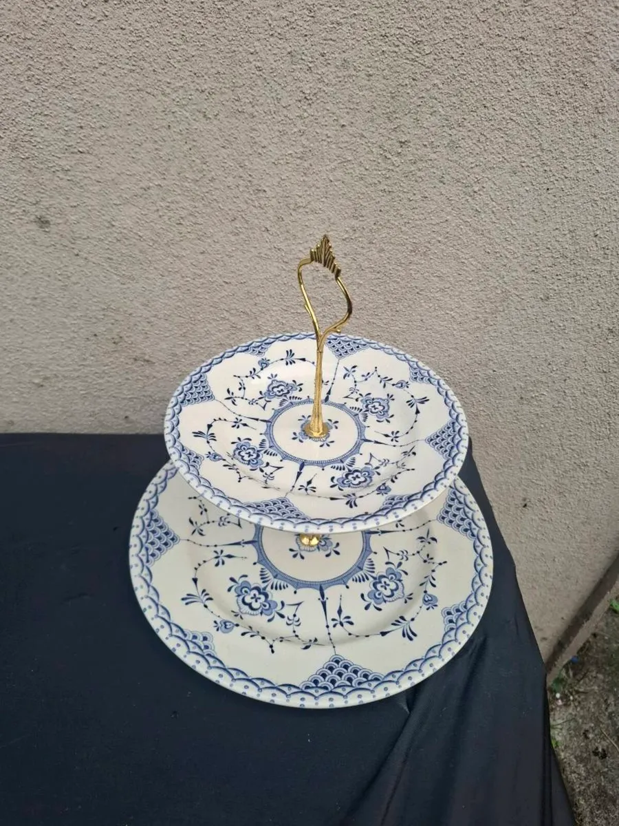 Blue and white cake stand - Image 1