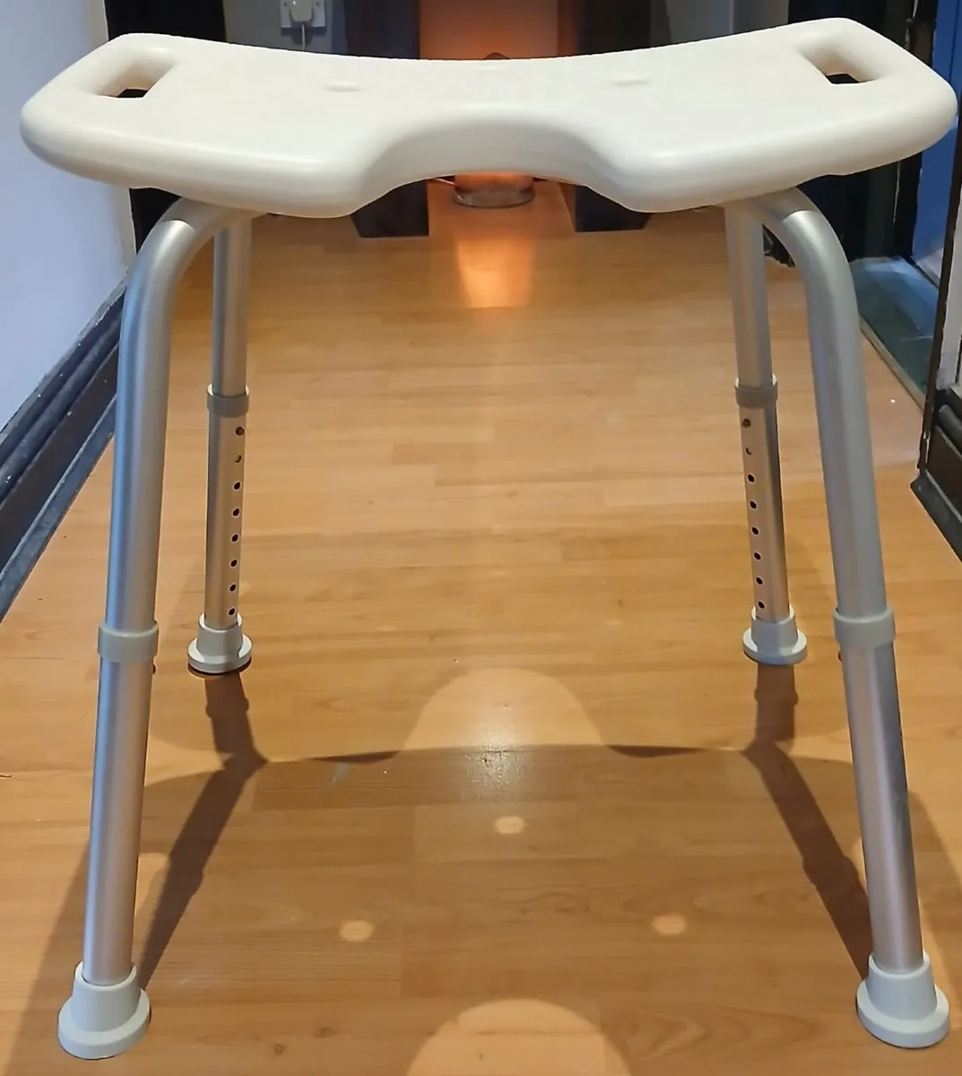 Shower stool and gel seat - Image 3