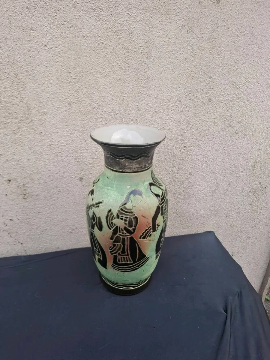 31cm green vase