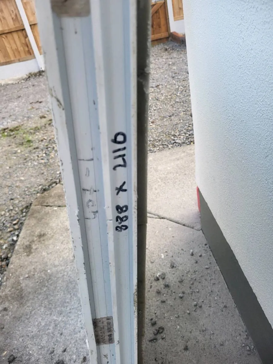 Front door - Image 2