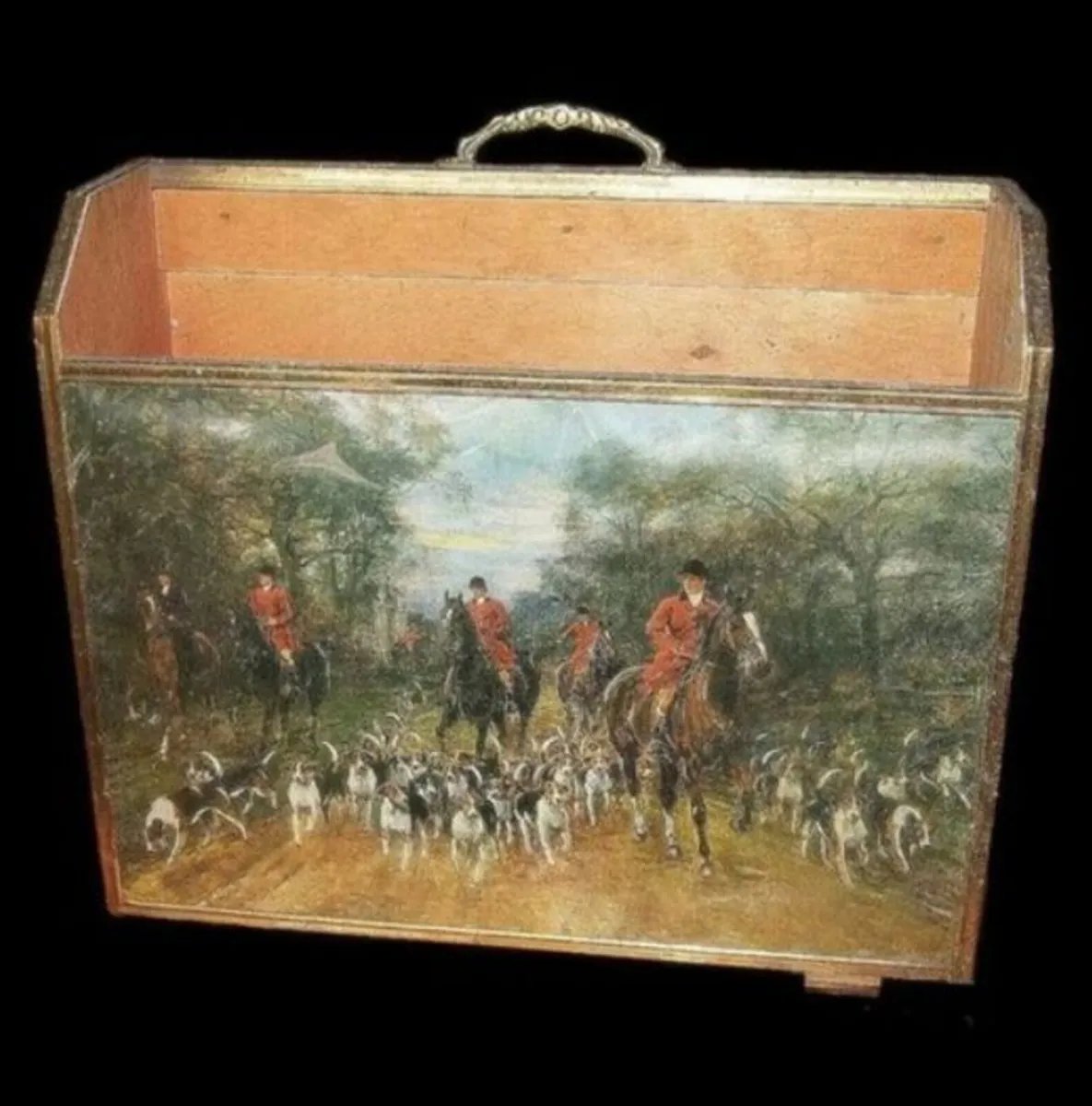 Vintage 'Hunting Scene' Magazine Rack - Image 1