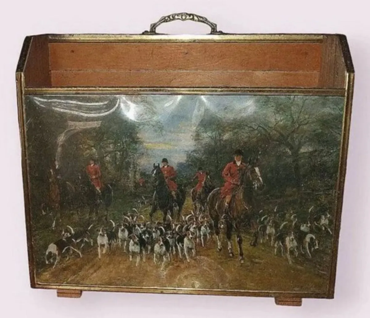 Vintage 'Hunting Scene' Magazine Rack - Image 2